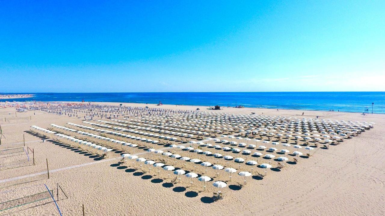 Dena Chalets - Lido Di Spina At The Beach Exterior foto